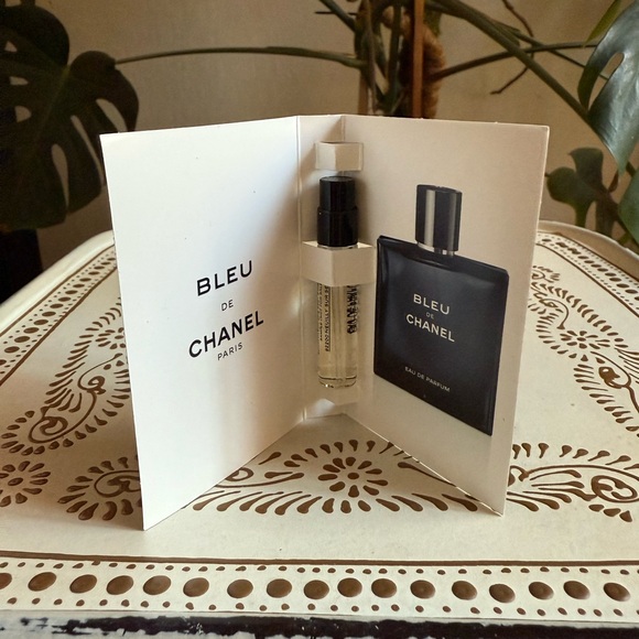 Chanel Bleu Eau de Parfum for Men Sample - Picture 1 of 3